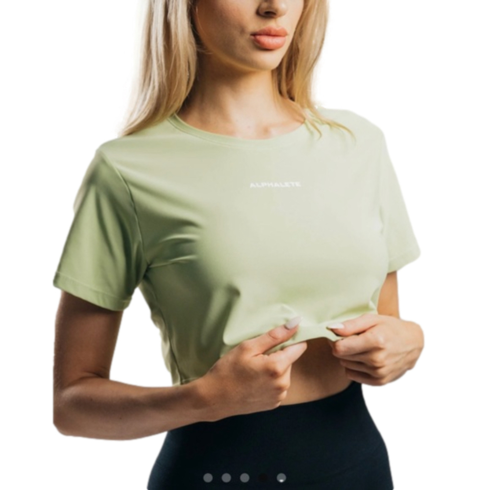 Alphalete Signature Mesh Crop- Women's Cropped Lightweight Short Sleeve- medium